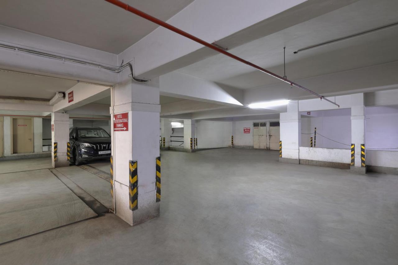 Hotel Sifat International Szúrat Kültér fotó