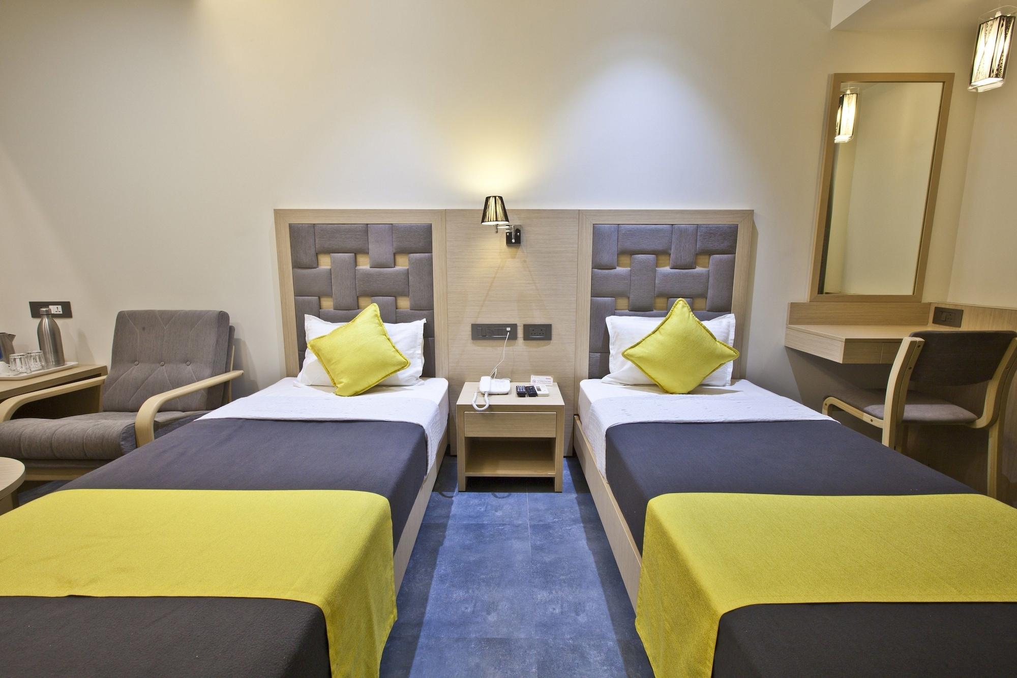 Hotel Sifat International Szúrat Kültér fotó