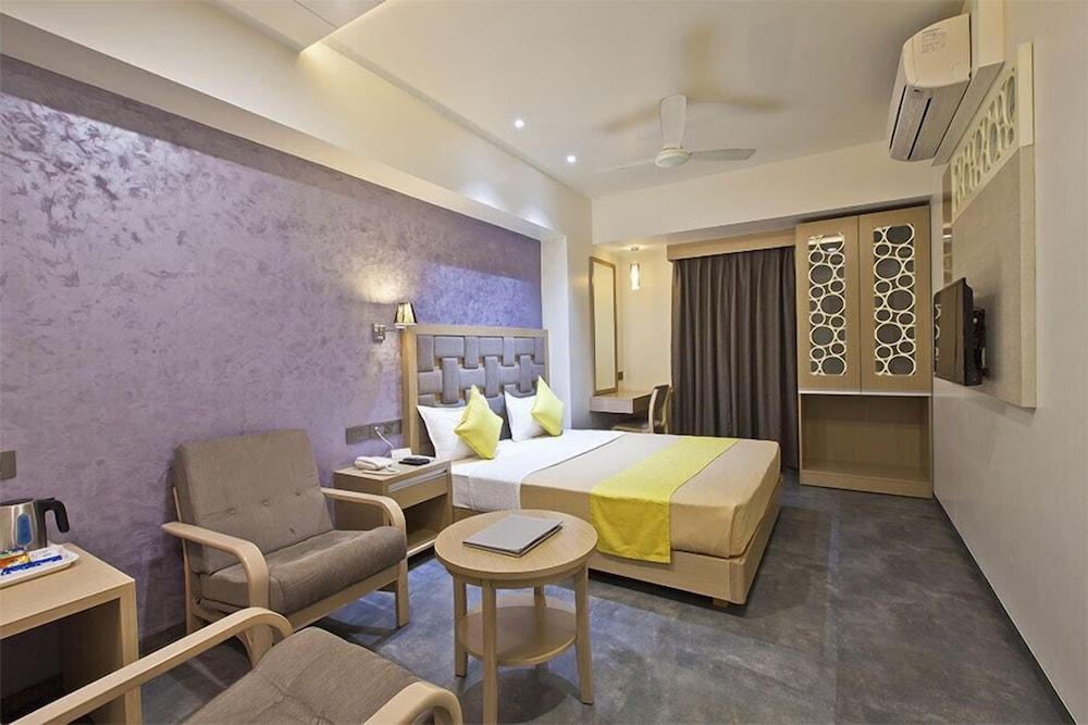 Hotel Sifat International Szúrat Kültér fotó