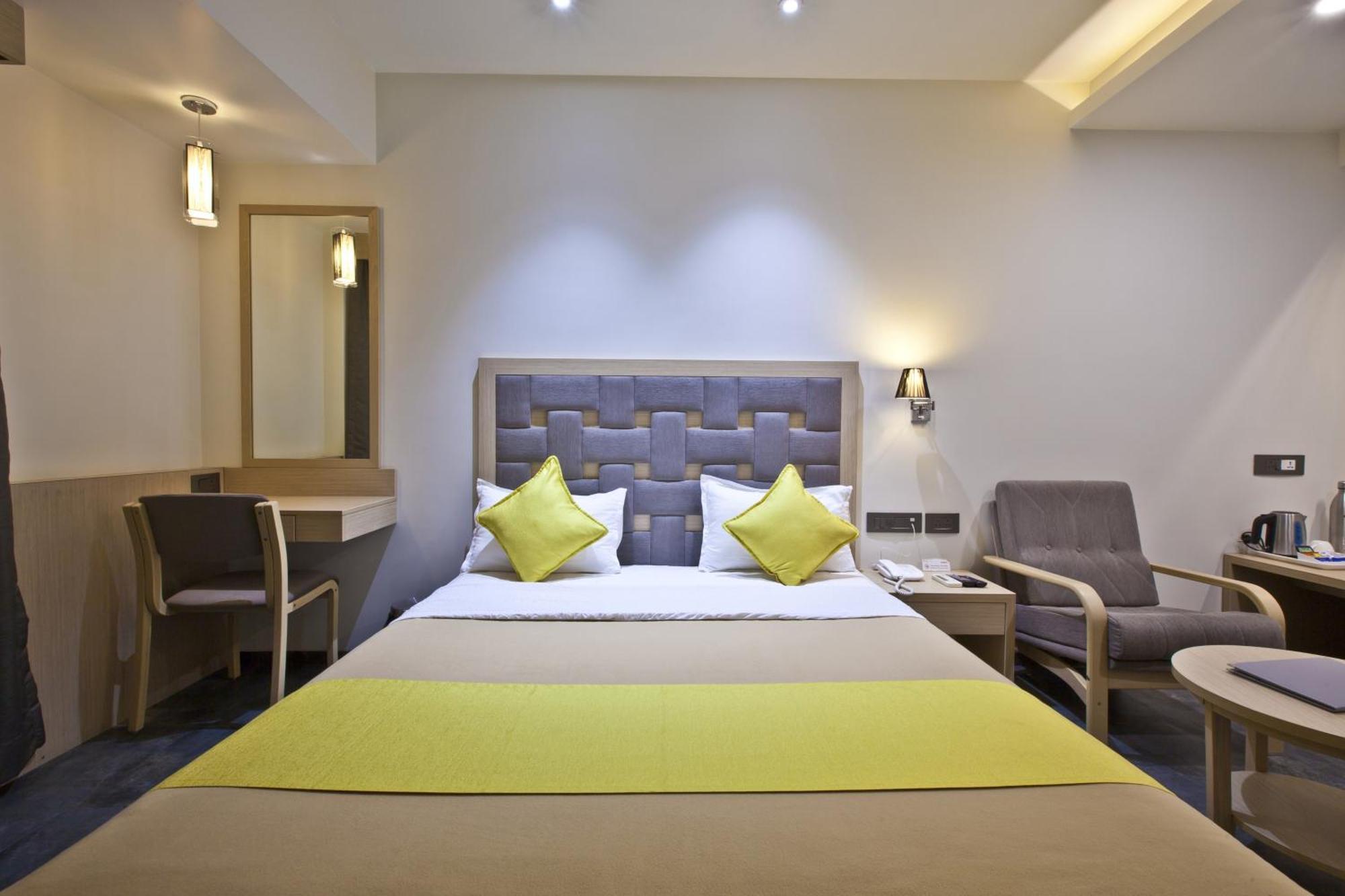 Hotel Sifat International Szúrat Kültér fotó