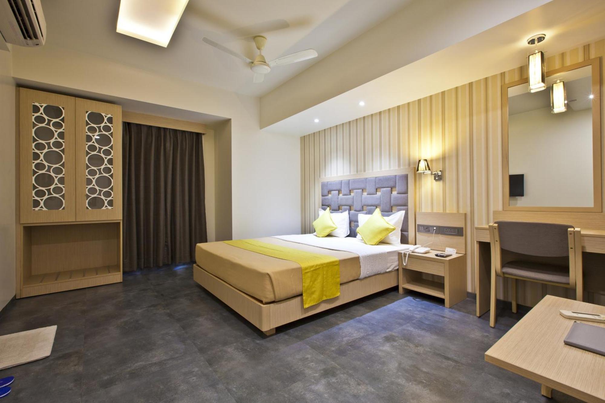 Hotel Sifat International Szúrat Kültér fotó